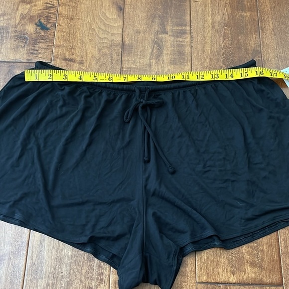 NWT Old Navy Active wear Short Rayon Lightweight Black Size L - Picture 3 of 8